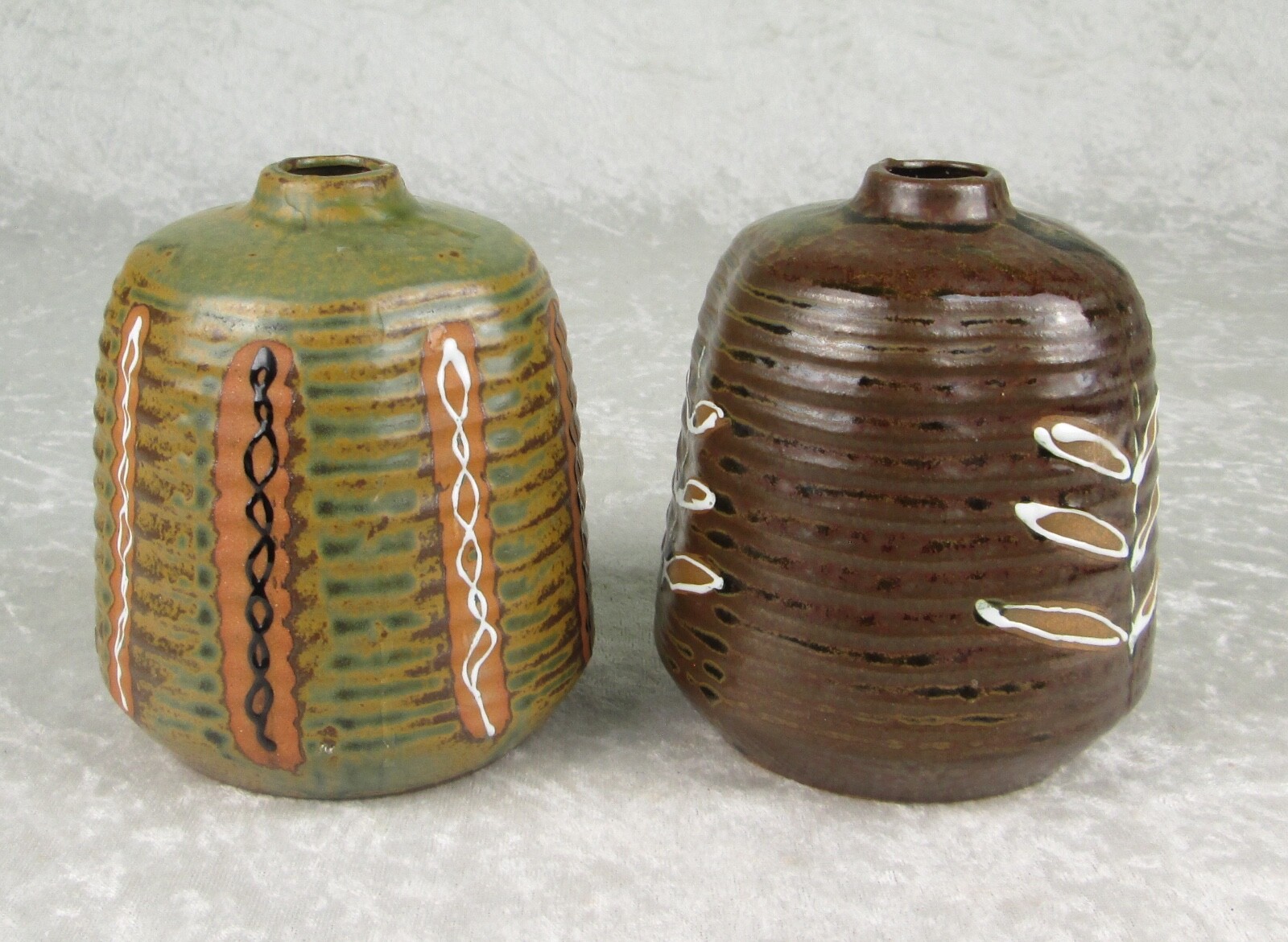 2 Vintage Mid Century Modern Japanese Pottery Vases 4-3/4 inches Tall 4in Wide