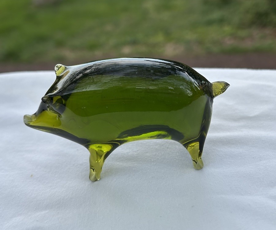 Vintage Hand Blown PILGRIM Art Glass Green Glass Pig 3.75” See Condition