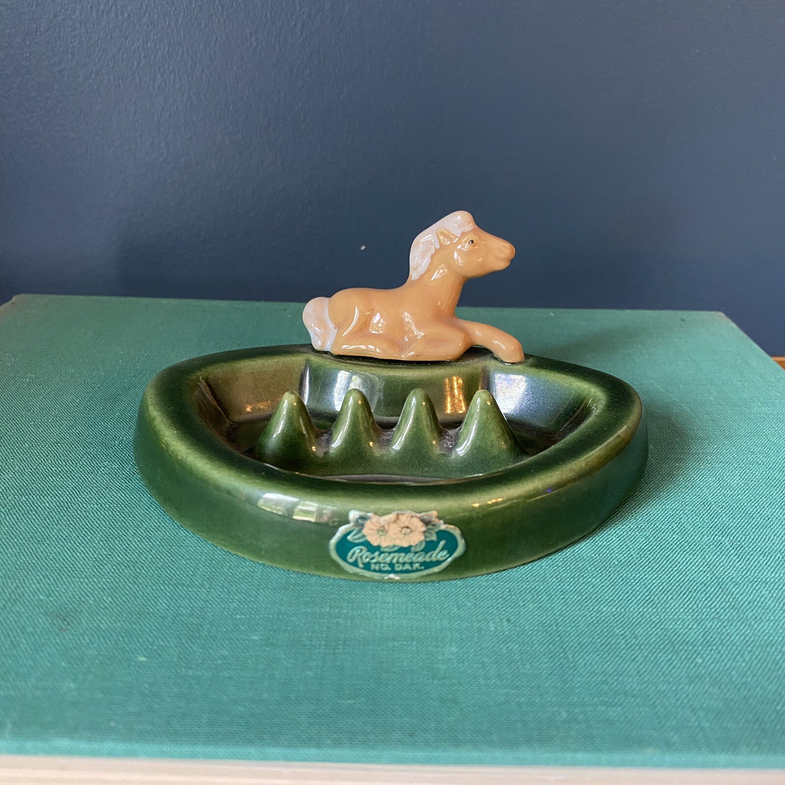 Rosemeade Reclining Palomino Colt Ashtray