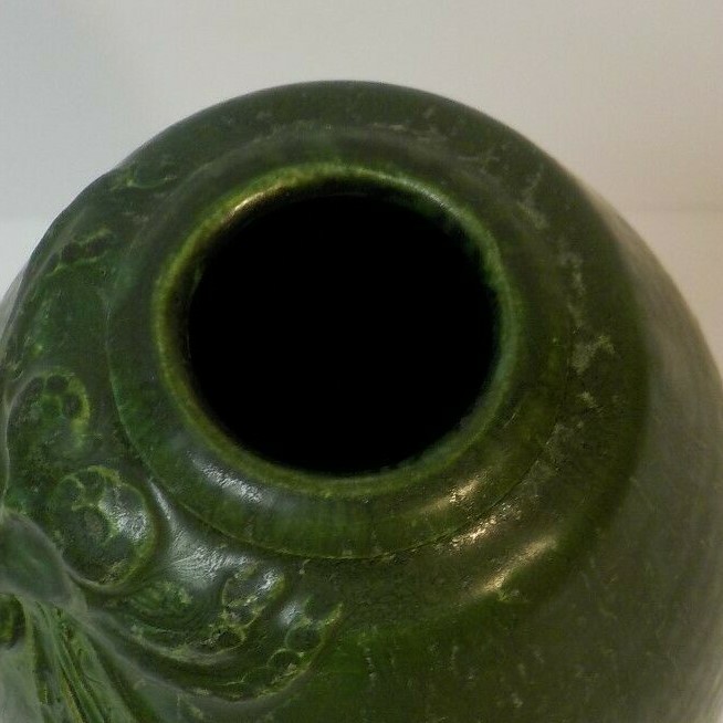 EPHRAIN Faience Pottery Frog-Skin 11.5″ Matte Vase, signed Kevin Hicks