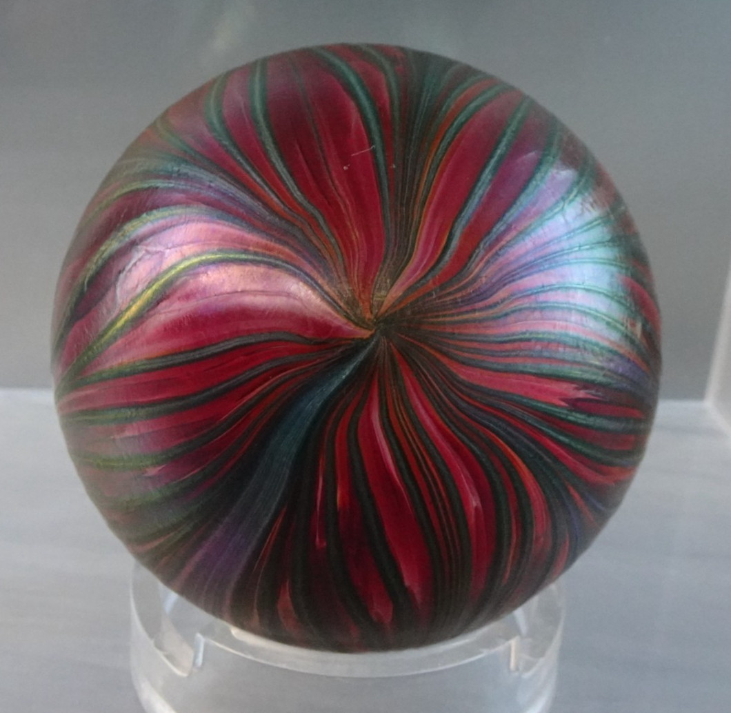 Signed Lotton Ltd 1999 Darby Graham Studio Glass Pulled Feather Paperweight RED