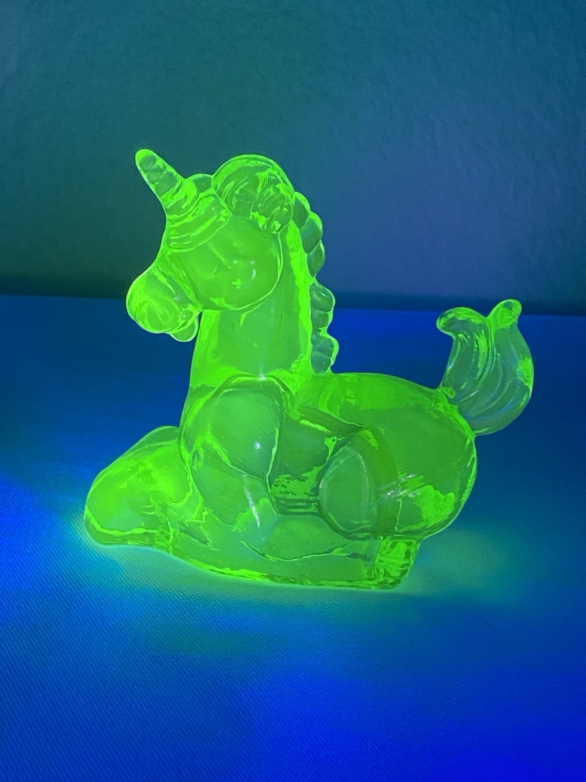Boyd Glass “LUCKY The Unicorn” #6 Peridot Vintage 8/6/1984 Uranium GLOWS