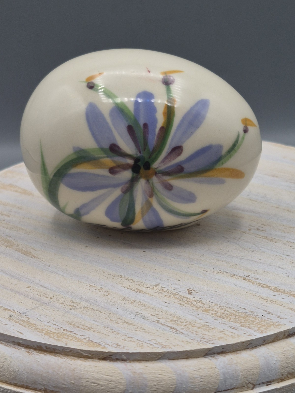 Vtg Rare Gail Pittman Ceramic Egg 2005 Floral Easter Handpainted Signed 2.5″