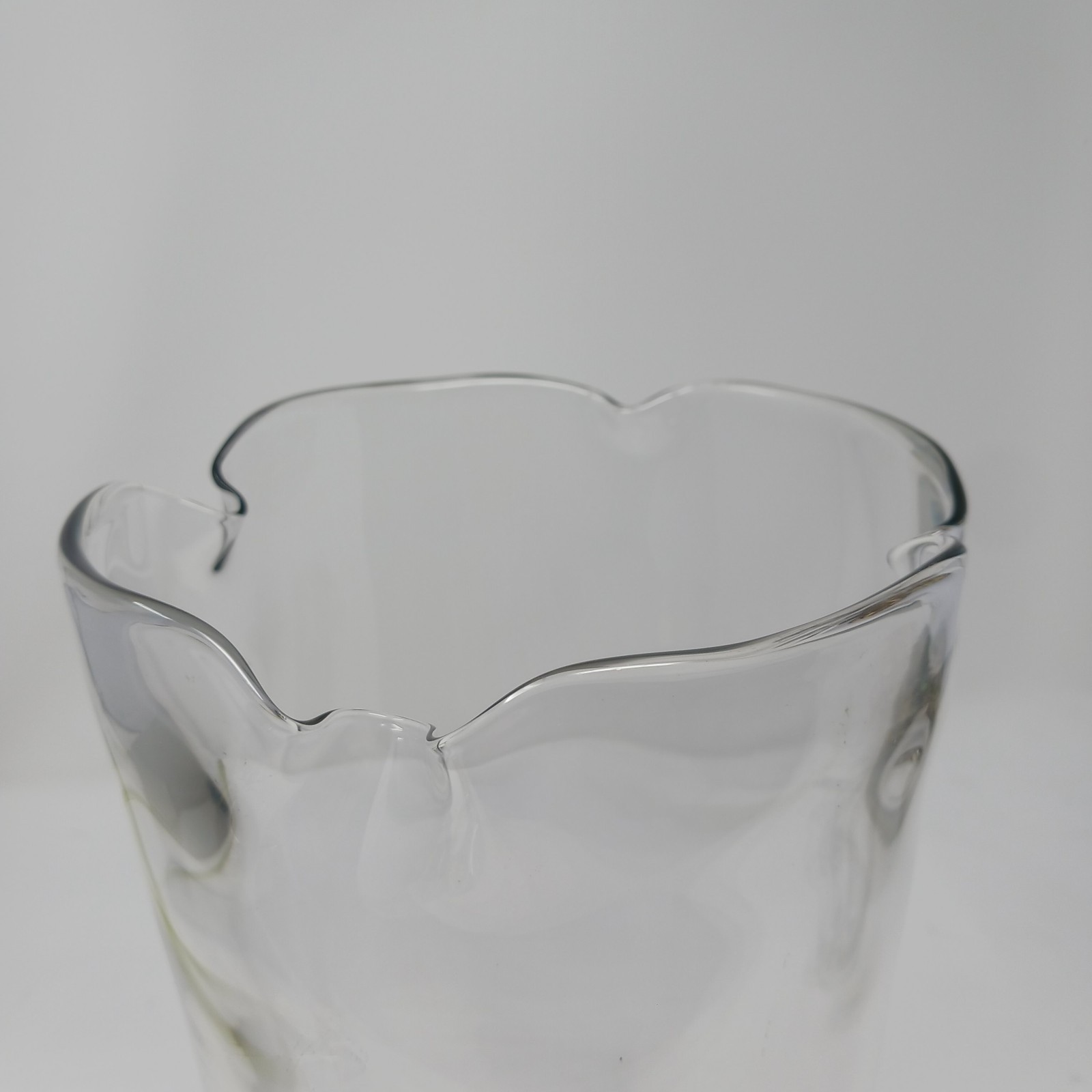 Vtg 11″ Orrefors Sweden Signed Crystal Tulip Vase Pinched Flared Top Scratches