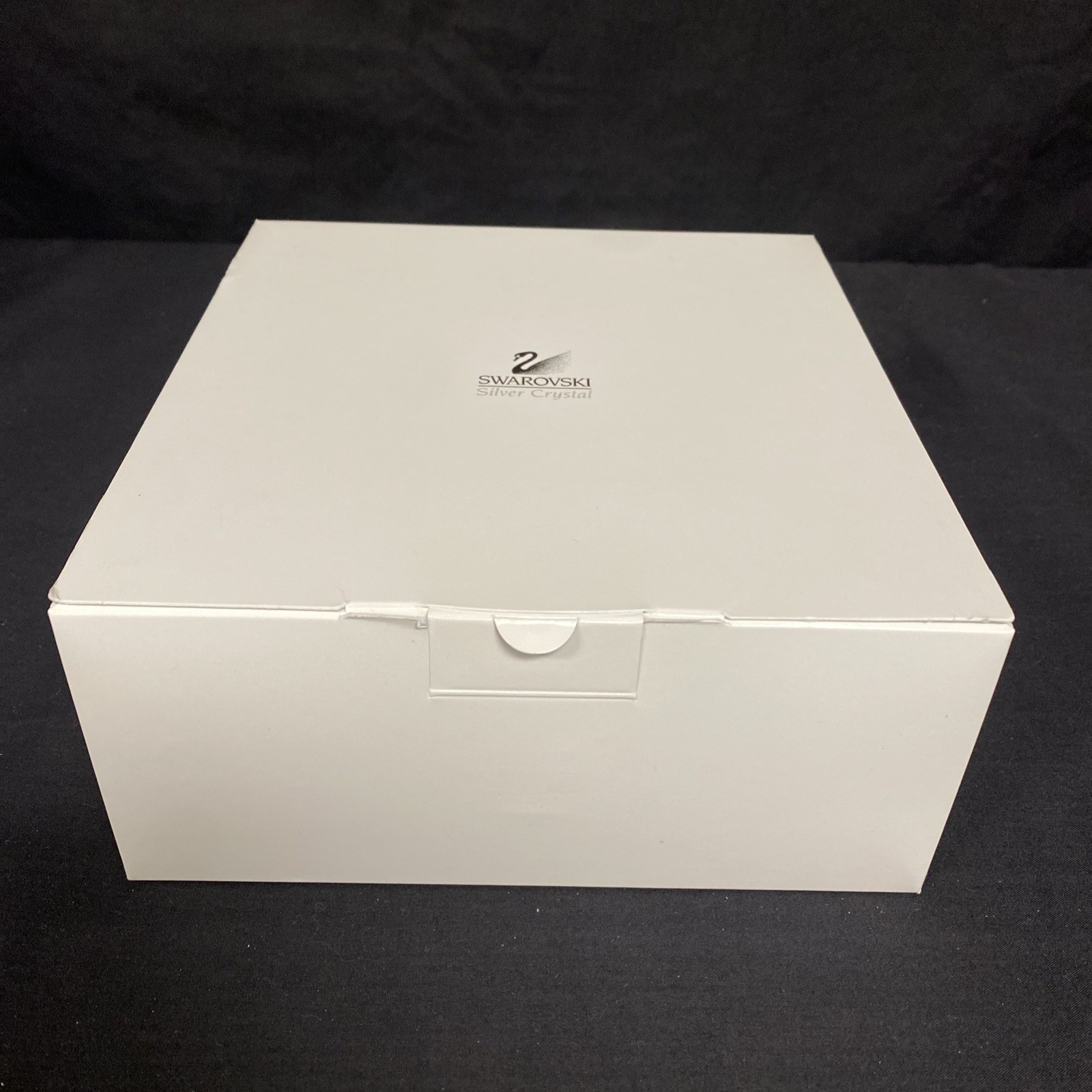 Swarovski Crystal Figurine 7670 NR 000 001 “SIL VER HERON” With Original Box