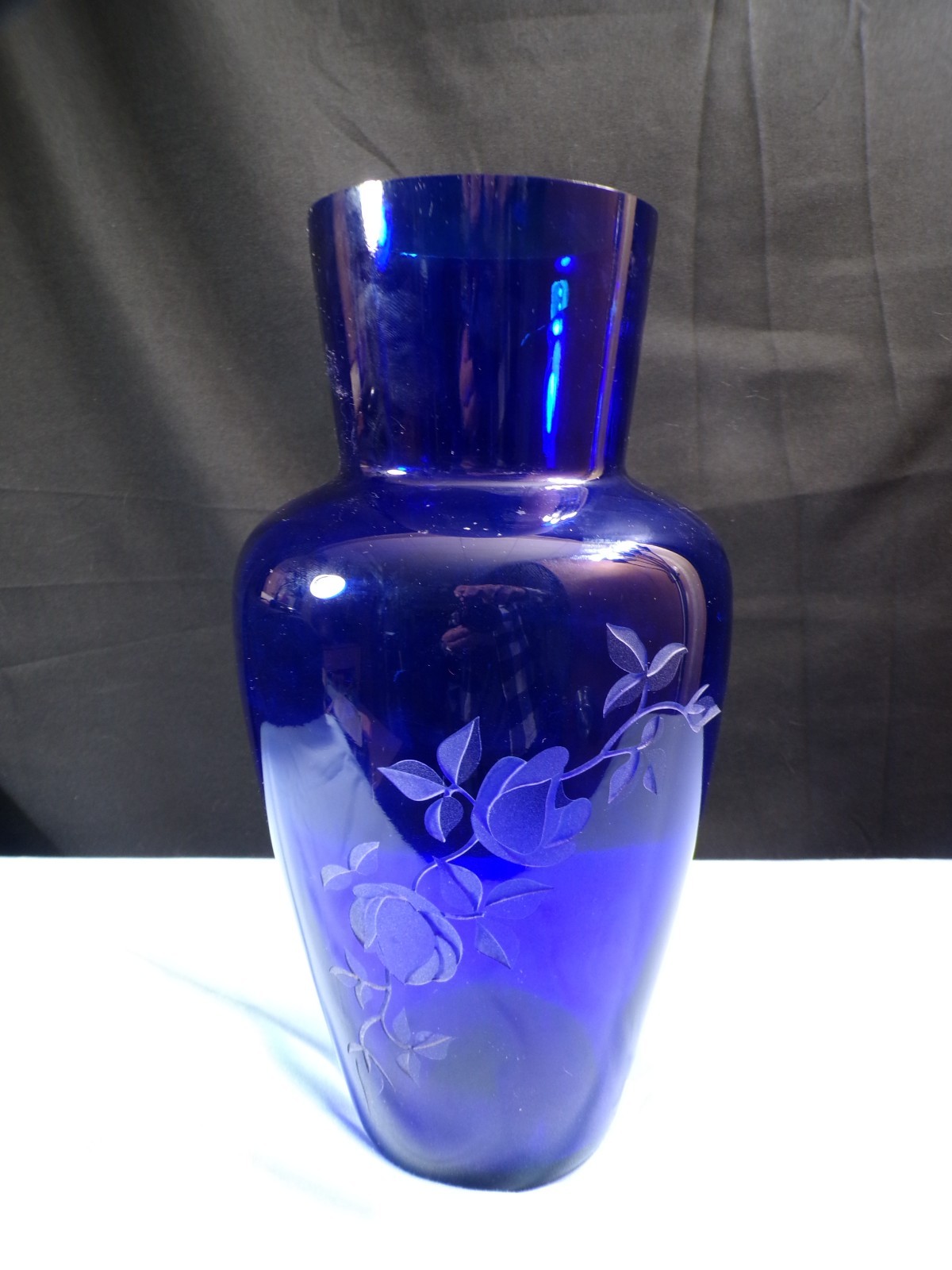 Large Fenton Cobalt Blue Glass Sand Carved Vase w/ Roses Design 10 1/2″ Tall