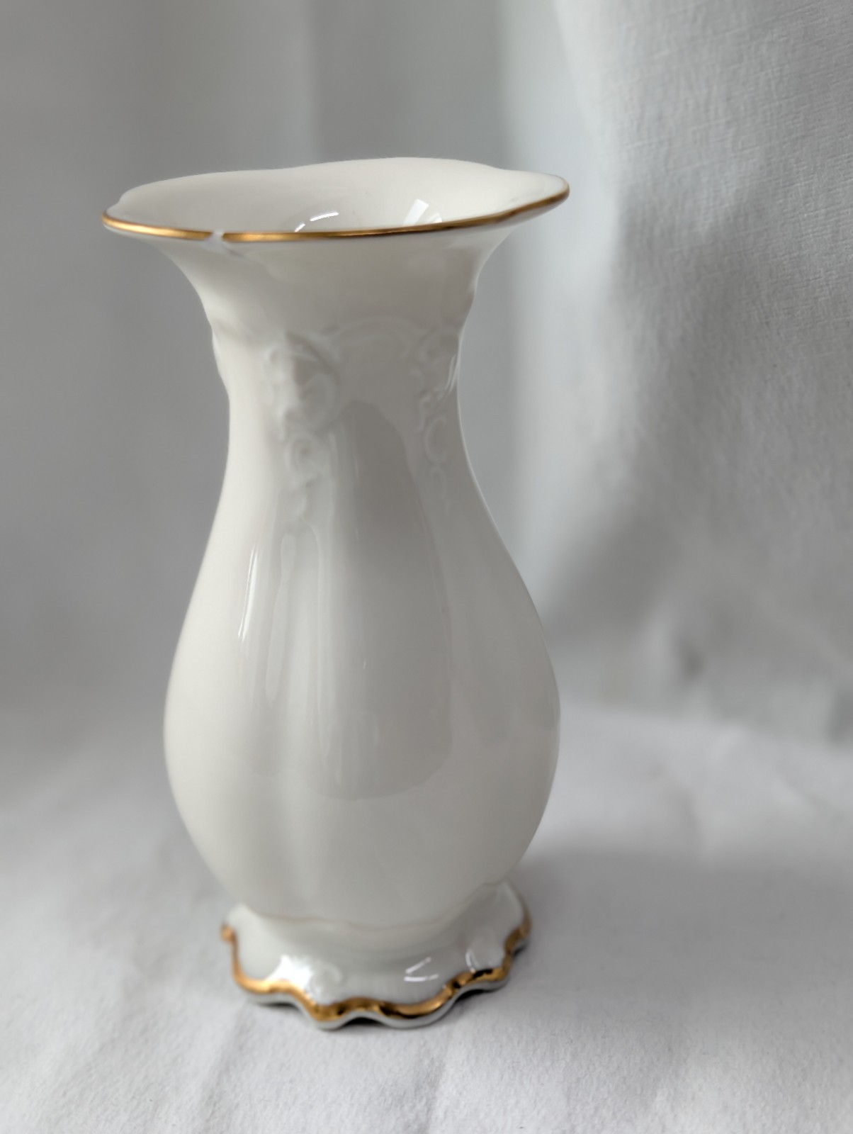 Rosenthal Classic Rose Monbijou 4.5″ Mini Vase Flared Glossy Germany FLAW READ