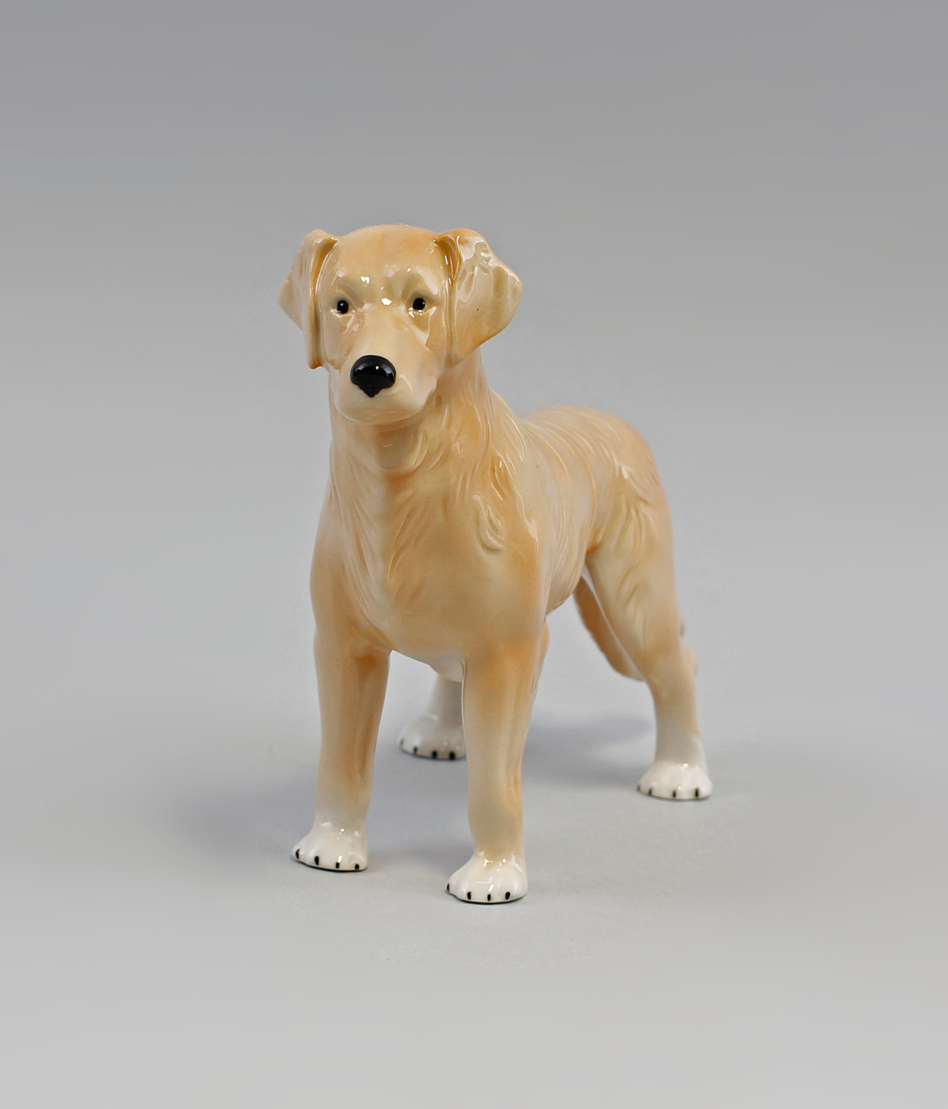9942654-d Porcelain Figurine Golden Retriever Dog Wagner & Apel 5 7/8×8 11/16in