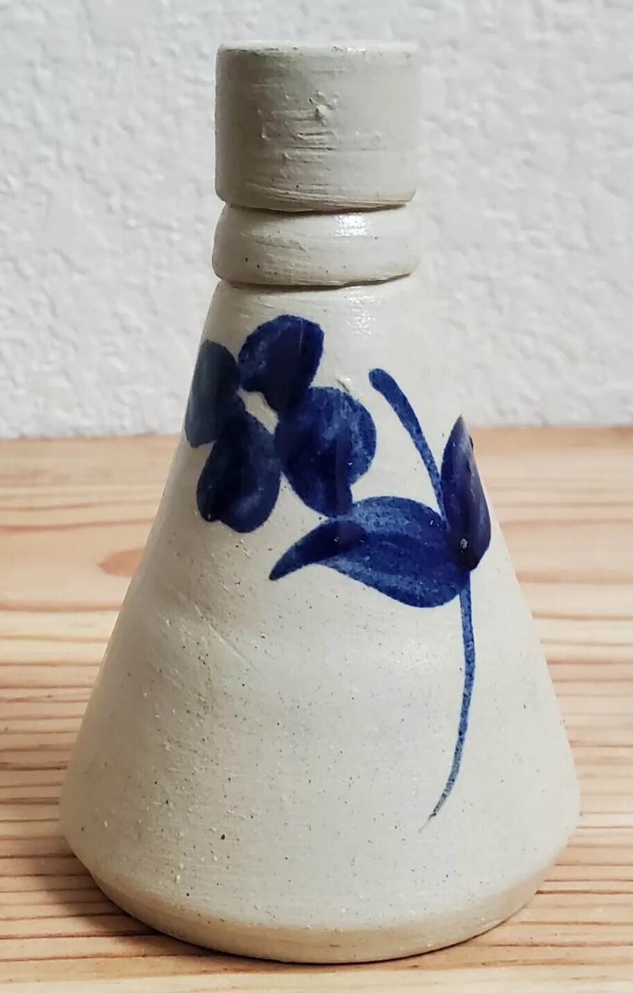 Williamsburg Pottery Inkwell Vase Salt Glaze Blue Tulip Handmade Signed 4″