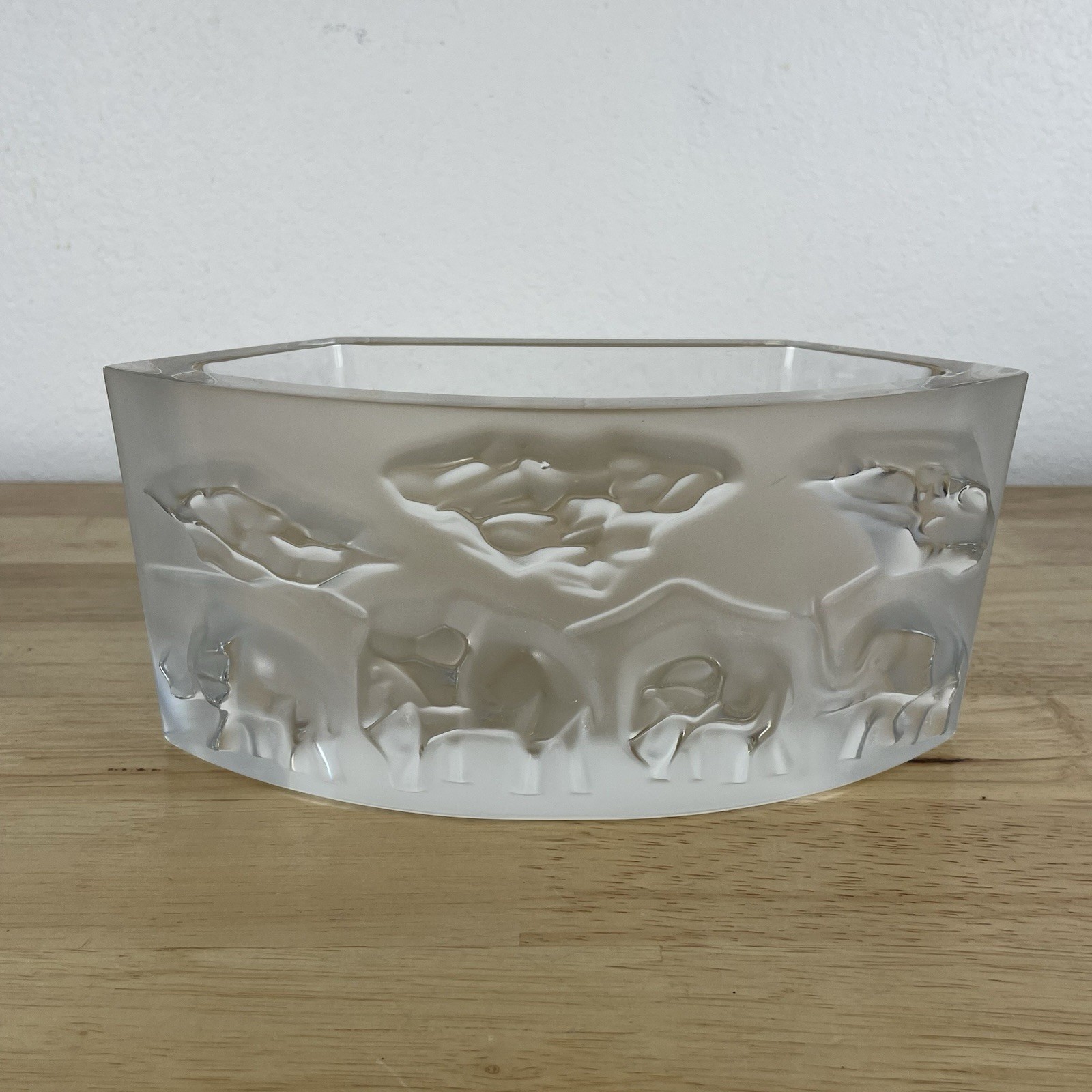 Baccarat Thomas Bastide Frosted Crystal Glass Elephants Vase Made In France 9”