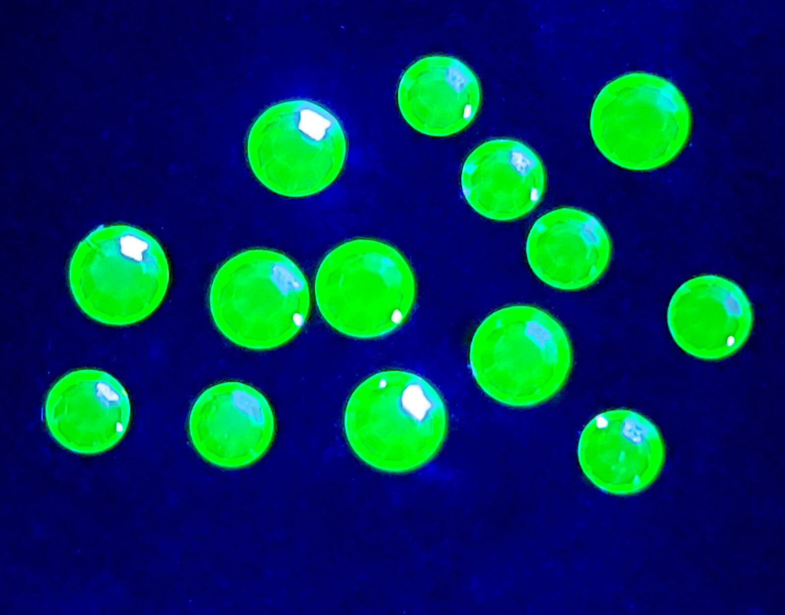 Vintage Flat Back Uranium Glass Rhinestones 3.6mm 4.6mm Green Embellishment 10pc