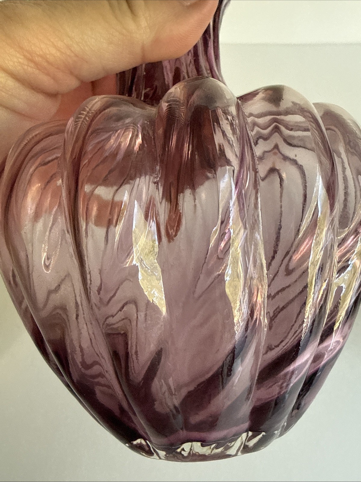 Vtg Pilgrim Glass Hand Blown Glass Cranberry/Amethyst Optic Ribbed Vase 6.5″