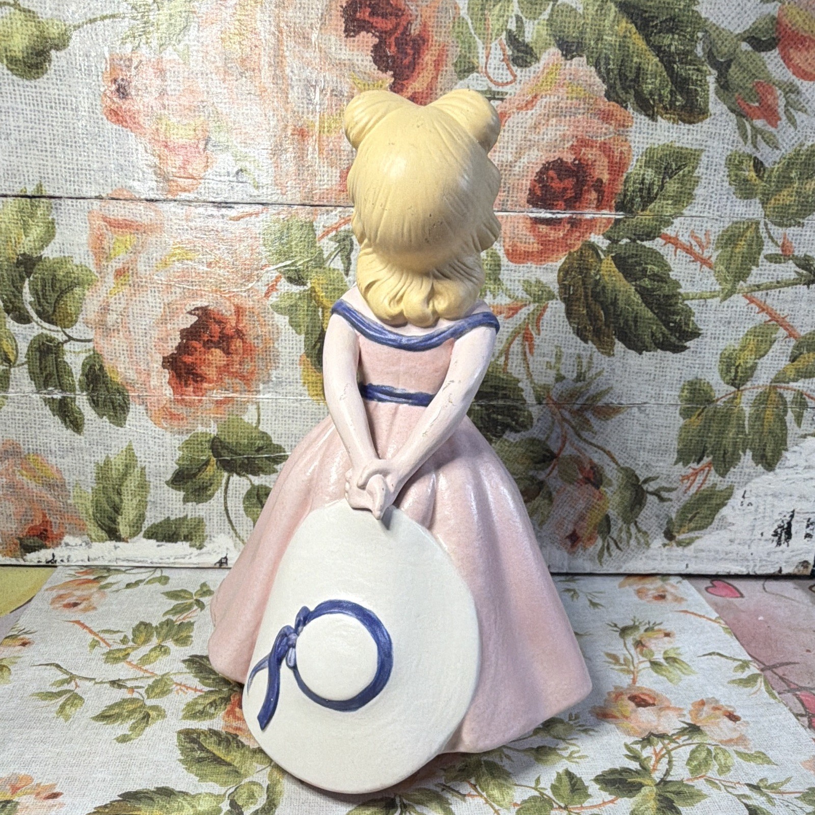 Holland Mold Southern-Belle hand-painted ceramic motif. 1950s-1960s