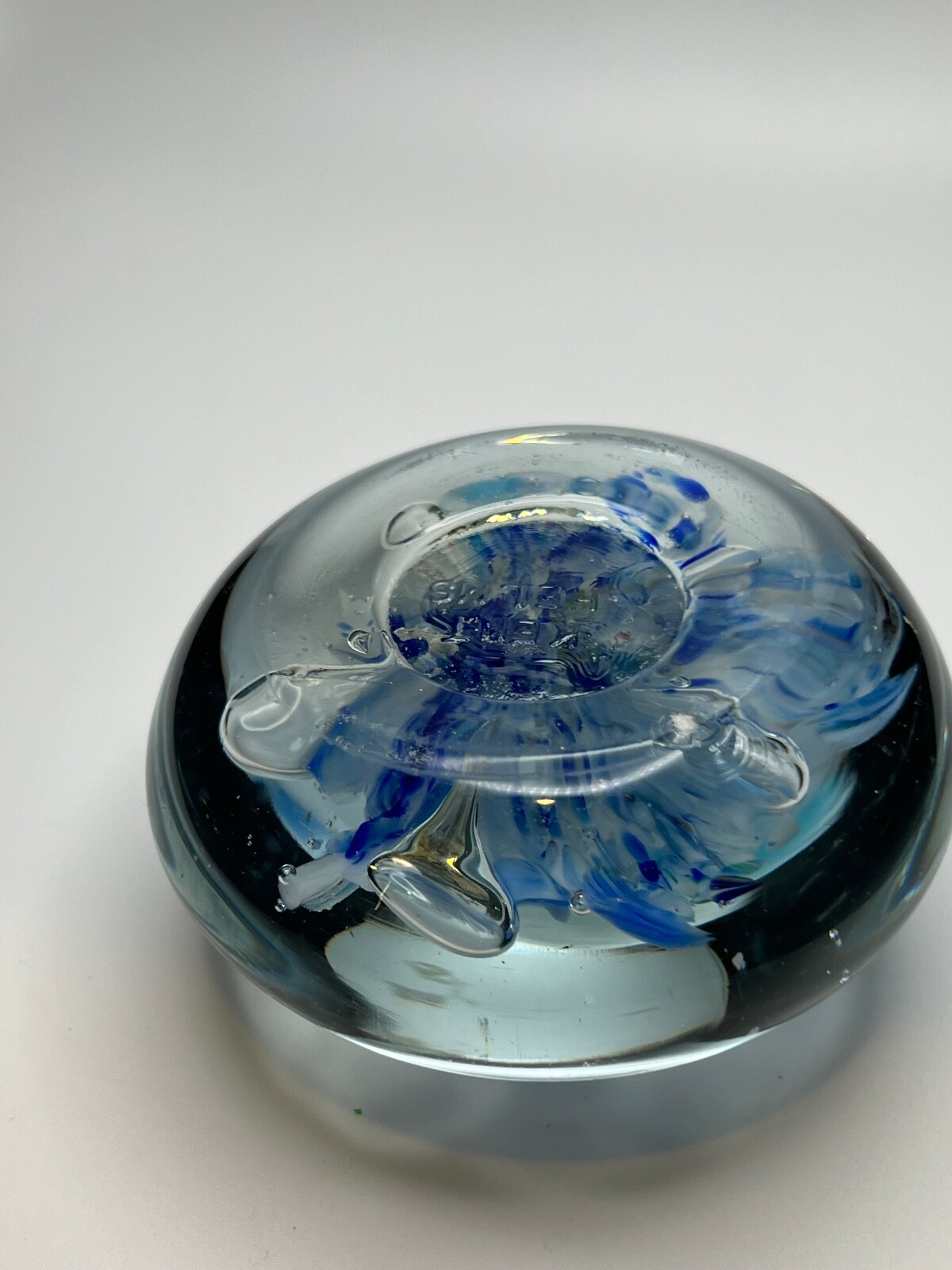 Kent Helms Blue & White Flowers w/Control Bubbles Paperweight 4” W x 2″ T