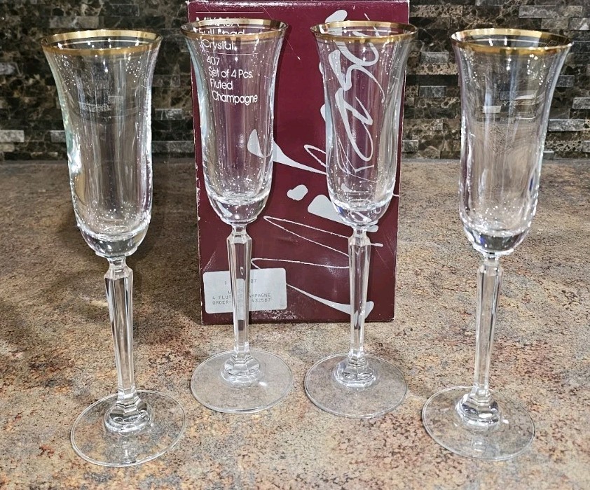 MIKASA – Full Lead Crystal 407 – Set of 4 – Wheaton – Champagne Flutes Gold Rim