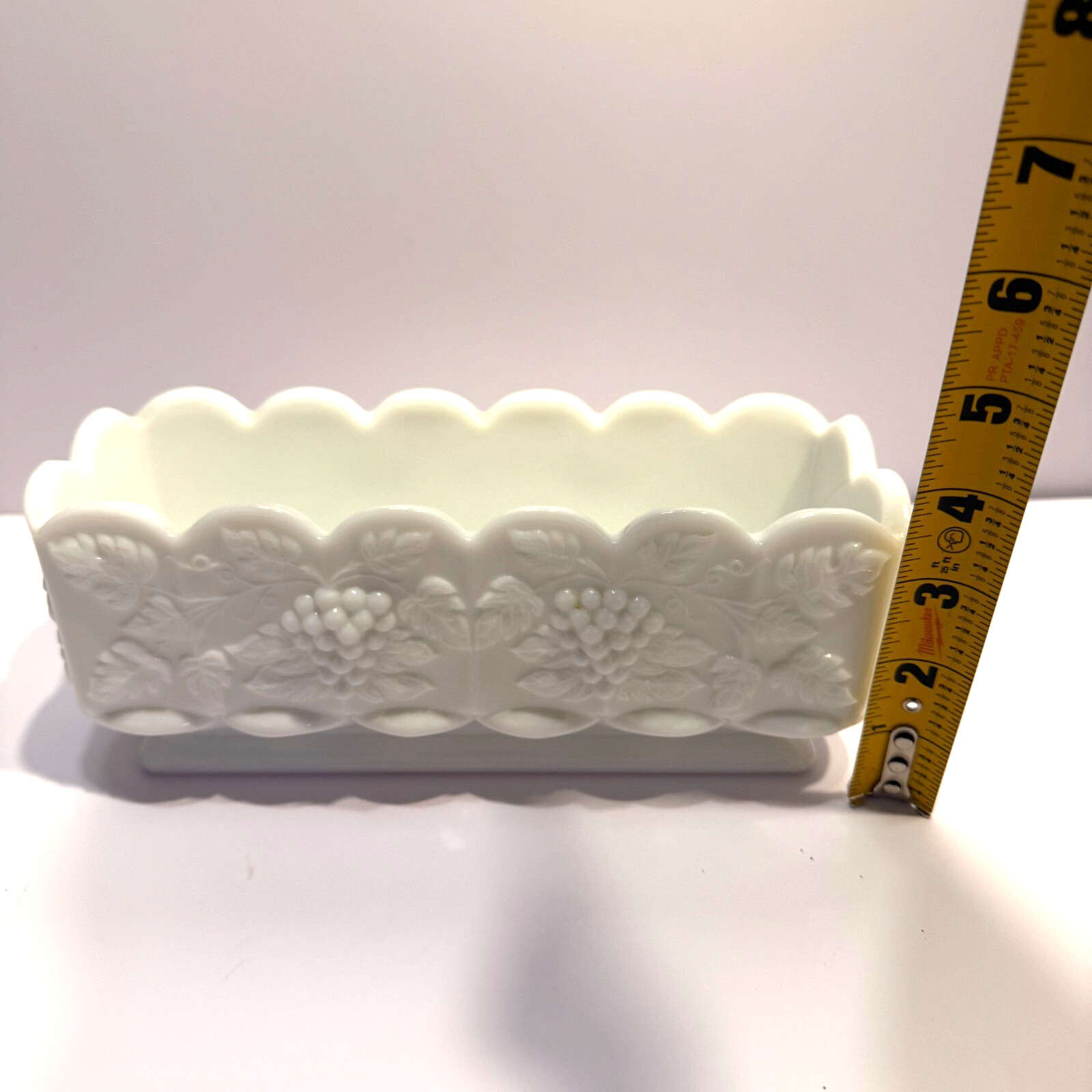 ANTIQUE ESTATE ITEM Westmoreland Milk Glass 1910-1919 Grape Design 8 3/4 STICKER