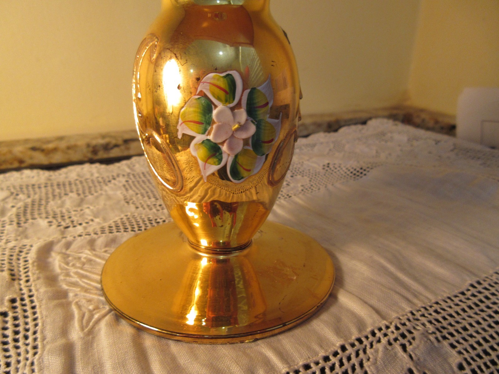 Murano Red Glass Vase Gold Overlay Ceramic Floral 10″ Vase Italy