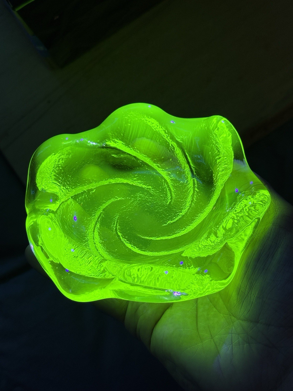 Fenton Topaz Uranium Vaseline Glass Swirl Ashtray 5-6 Inch Mint