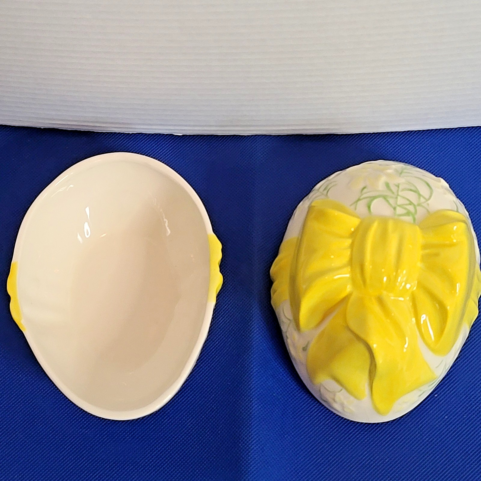 VTG Ceramic Egg Trinket Box Byron Mold Easter Candy Dish Lilies Yellow 1971 READ