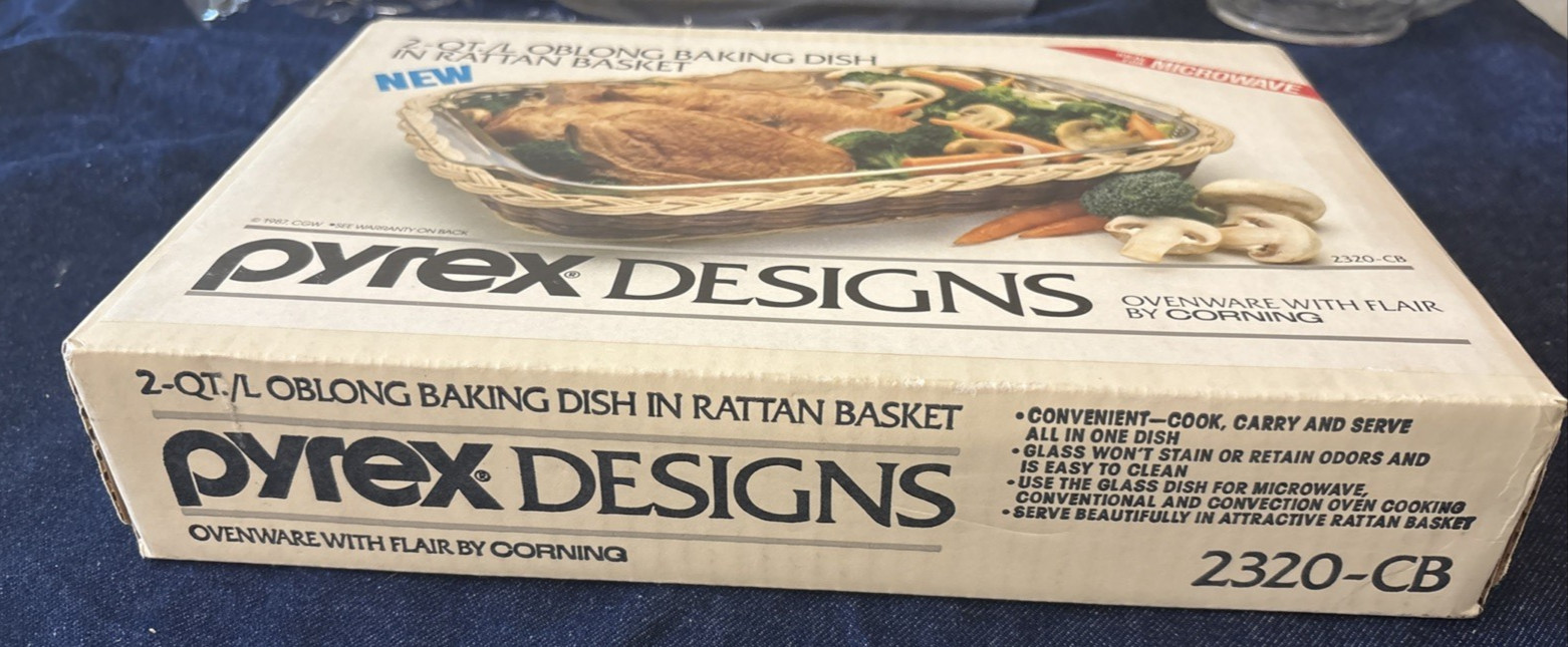 Vintage Pyrex Designs 2326-F 2 Qt Rectangular Baking Dish Rattan Basket