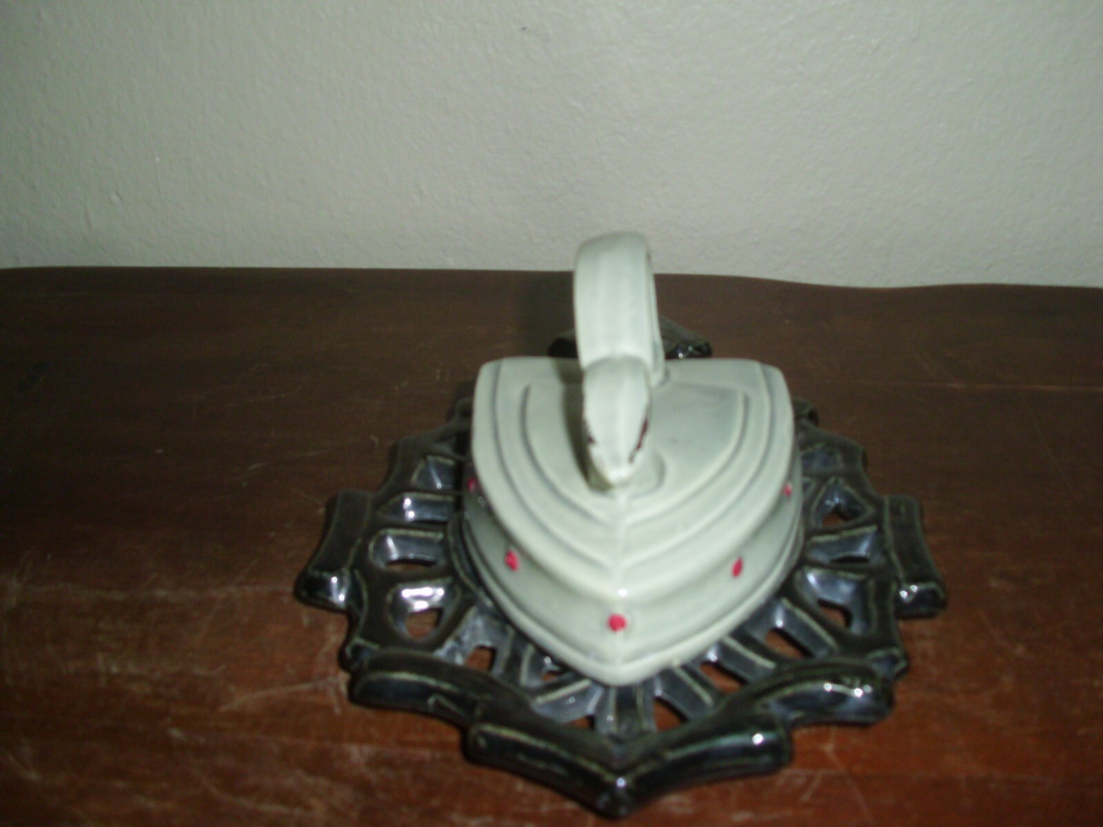 Vintage McCoy Pottery Flat Iron Trivet Wall Pocket Grey Black
