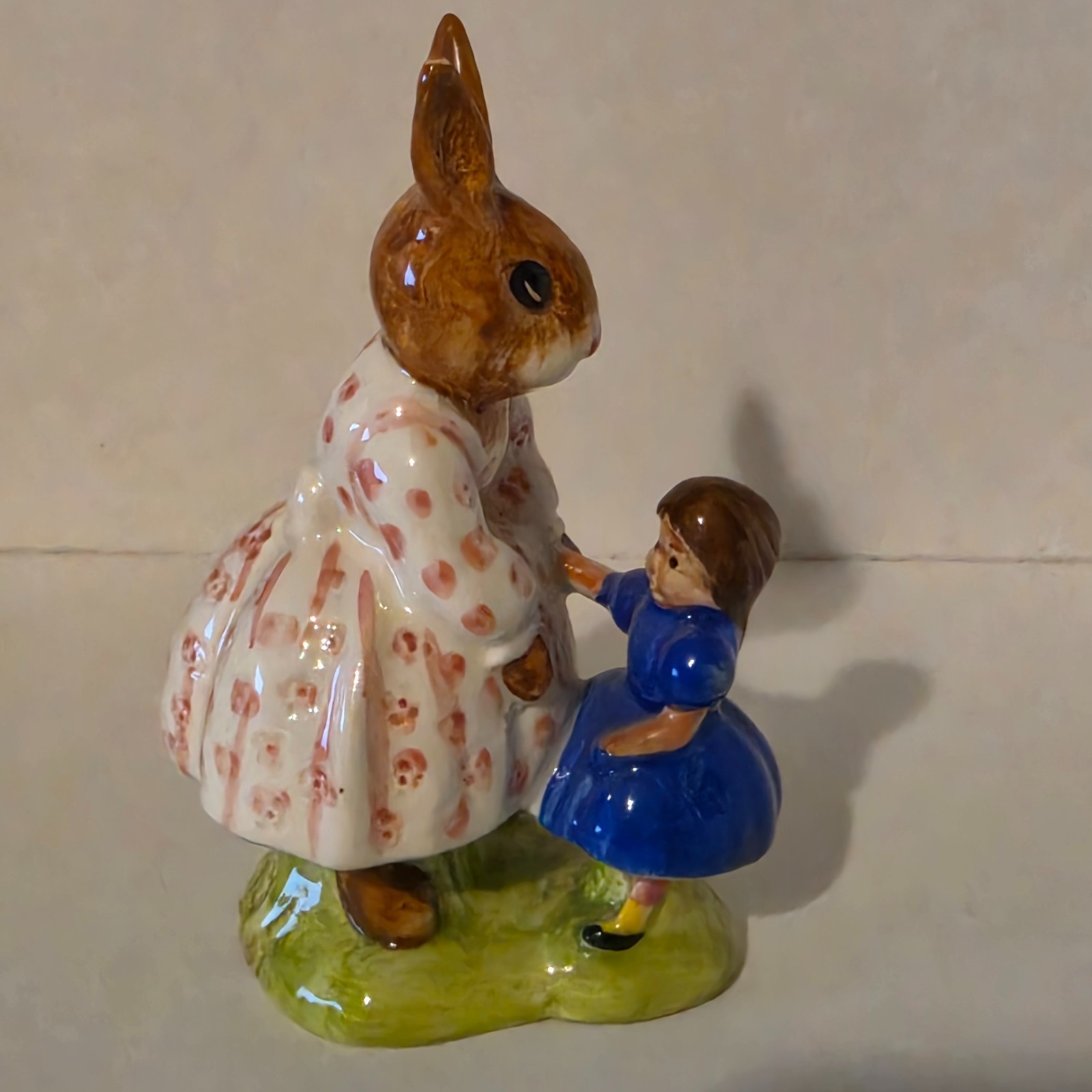 Royal Doulton Dollie Bunnykins Play Time Figurine DB8 VTG 1972 1st Ed