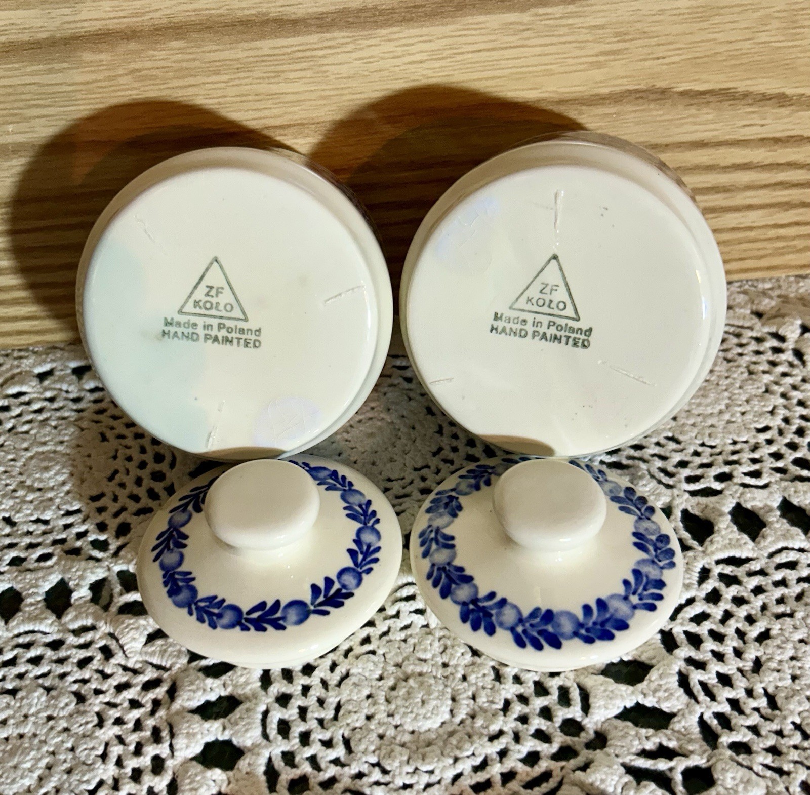 Vtg Staffordshire England Ginger Jar Blue White Floral Porcelain w Lid Urn Vase