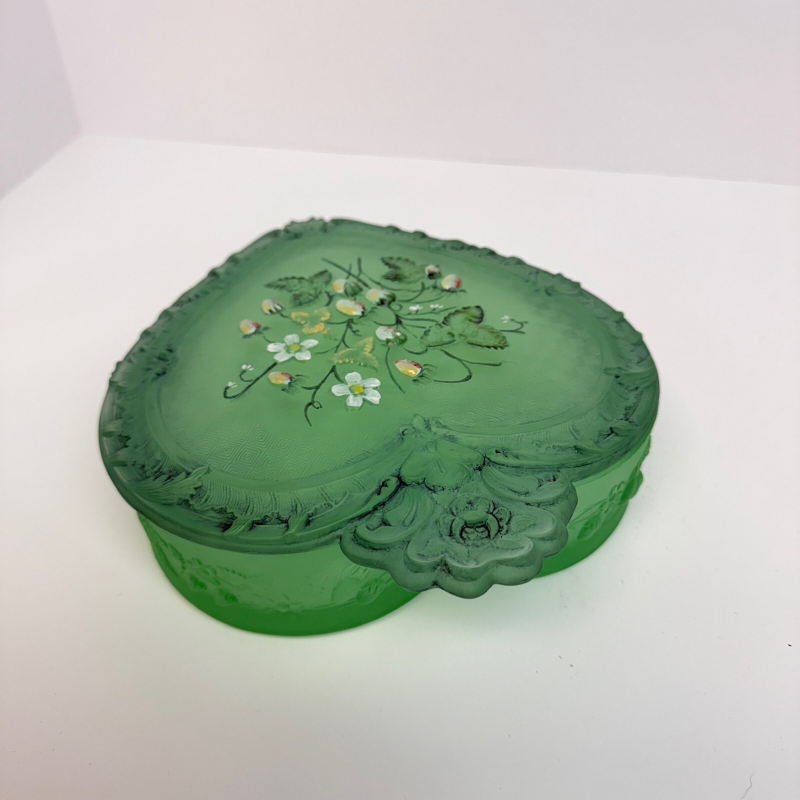 Vintage Fenton Favorites 2003 Handpainted Heart Shaped Trinket Box Stamped Green