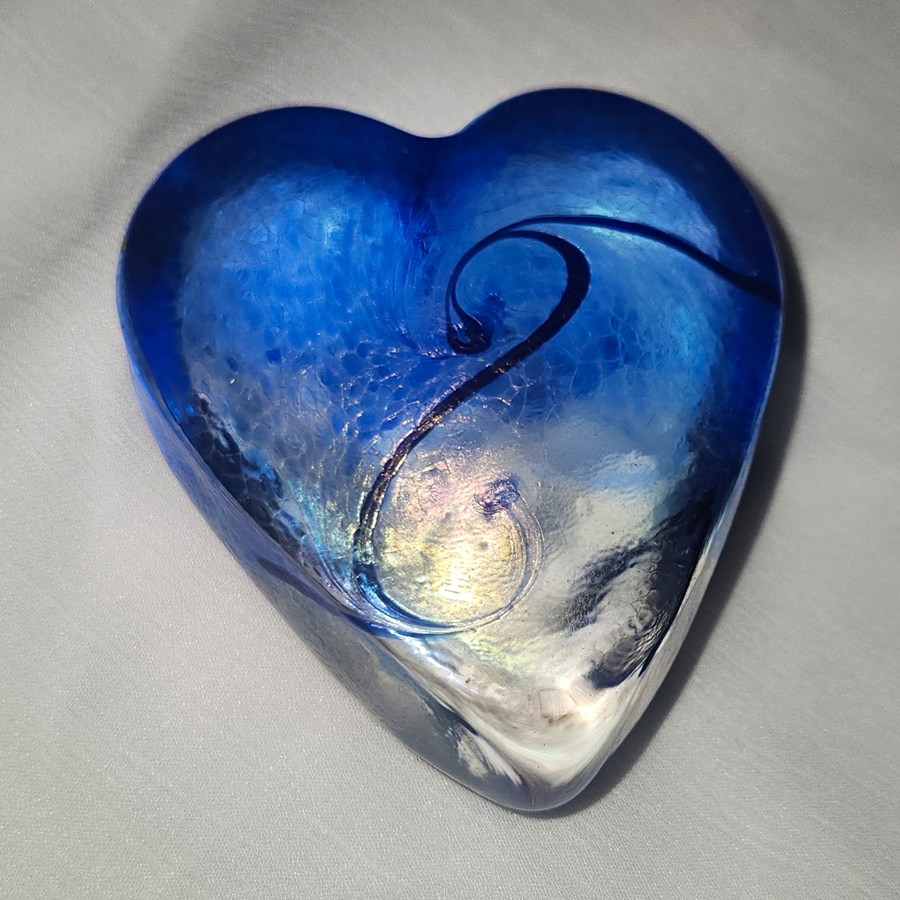 Robert Held Handmade Canada Art Glass Blue Iridescent Heart Paperweight