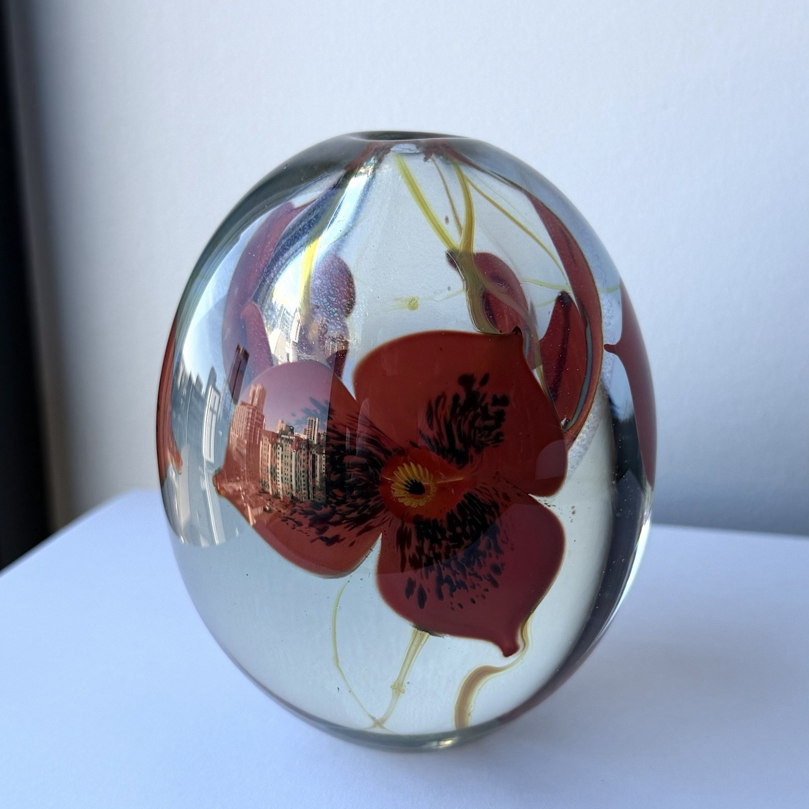 Robert Eickholt Red Trillium Flower Art Glass Paperweight Bud Vase Signed 1997