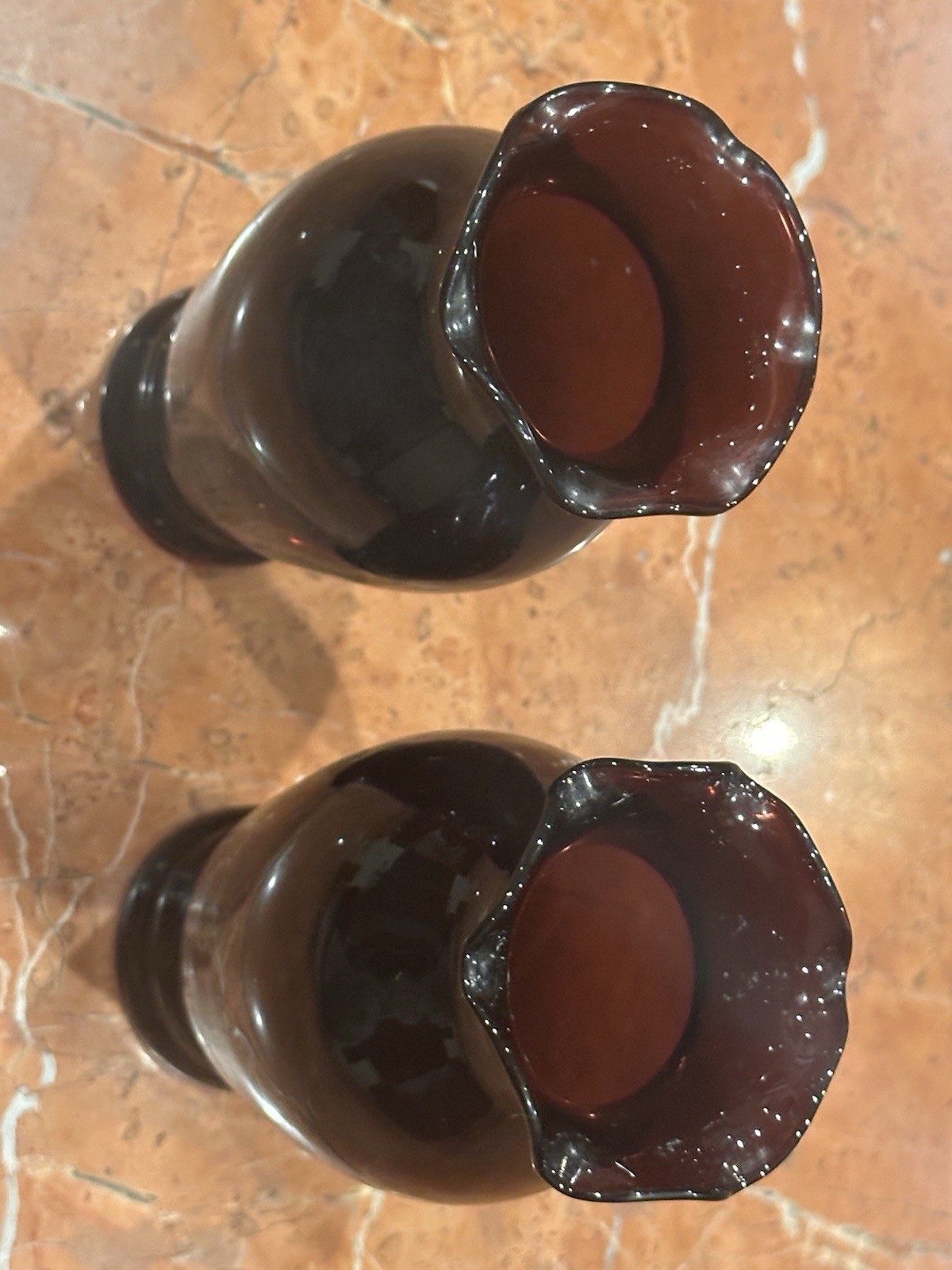 ART DECO BLACK AMETHYST PURPLE 1930S VINTAGE PAIR 5.25″ RUFFLED VASES SET 2 EUC