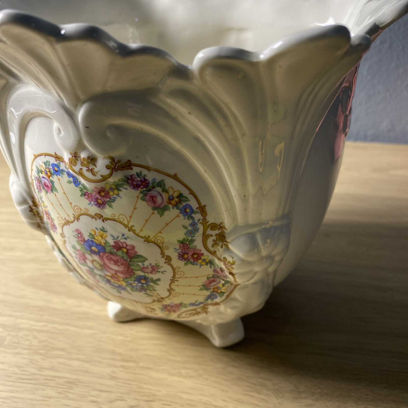 Vintage Rococo Revival style ceramic planter/vase, inspired by 19t Old Paris