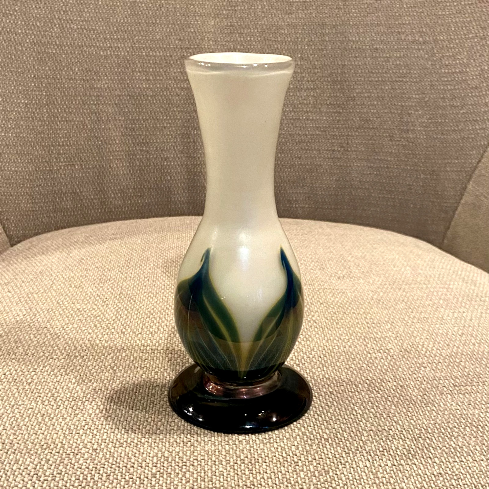 Zellique 6.5″ Handcrafted Pulled Feather Design Studio Art Glass Vase