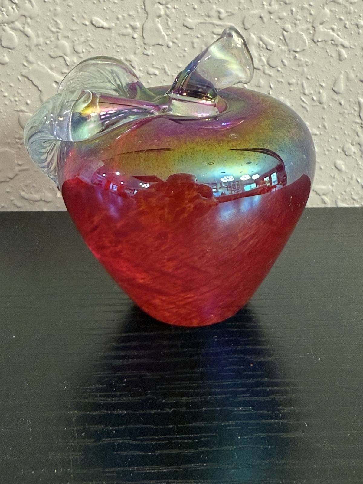 Vintage VINES MSH ASH 1993 Glass Paperweight IRIDISCENT APPLE SHAPE 3 1/4″H
