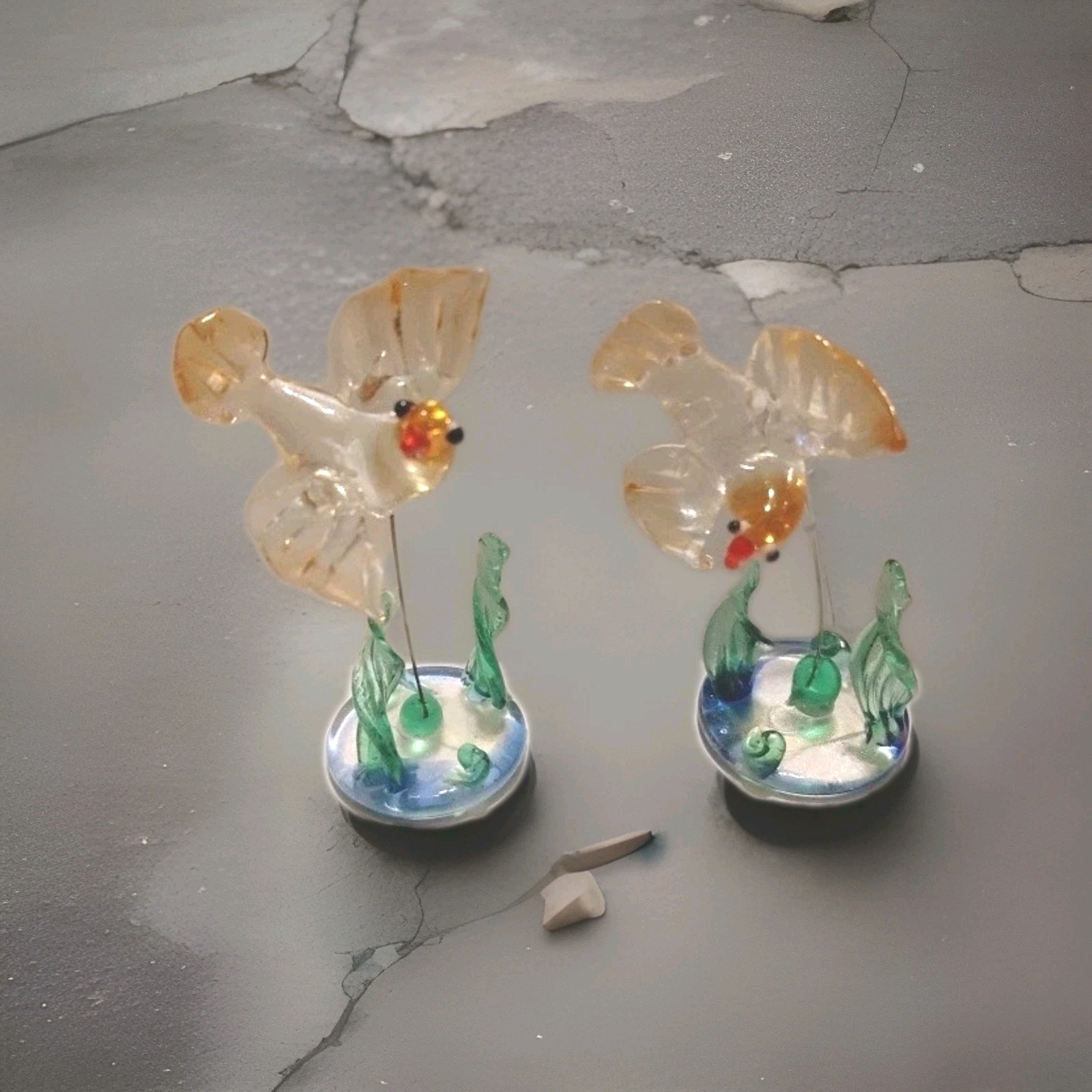 Adorable Pair Of 3.5” Miniature Beautiful Hand-blown Glass Birds. NEW!!