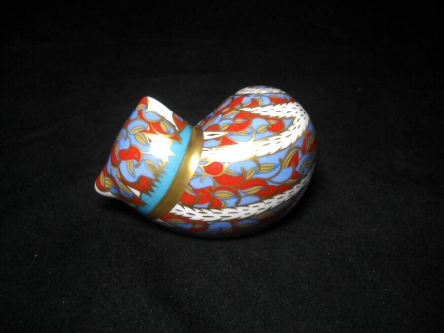 Royal Crown Derby Napping Cat Imari Paperweight/Figure Excellent