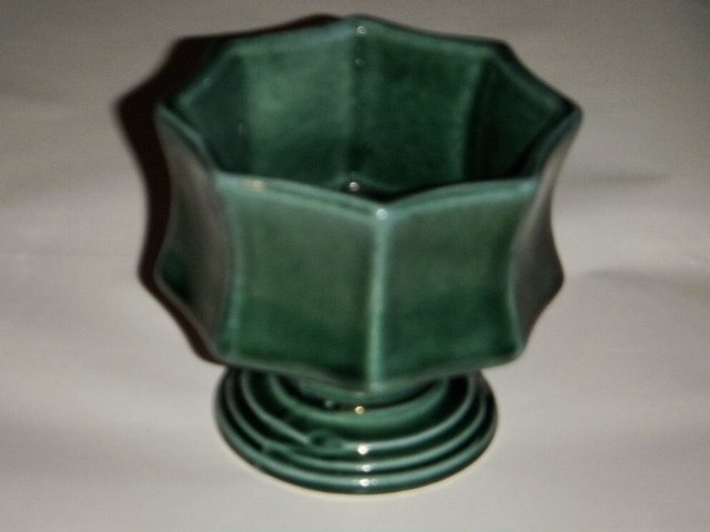 HULL VINTAGE SMALL 8 SIDED GREEN 3.50″ PLANTER POTTERY HIGH GLOSS IMPRESSED MARK