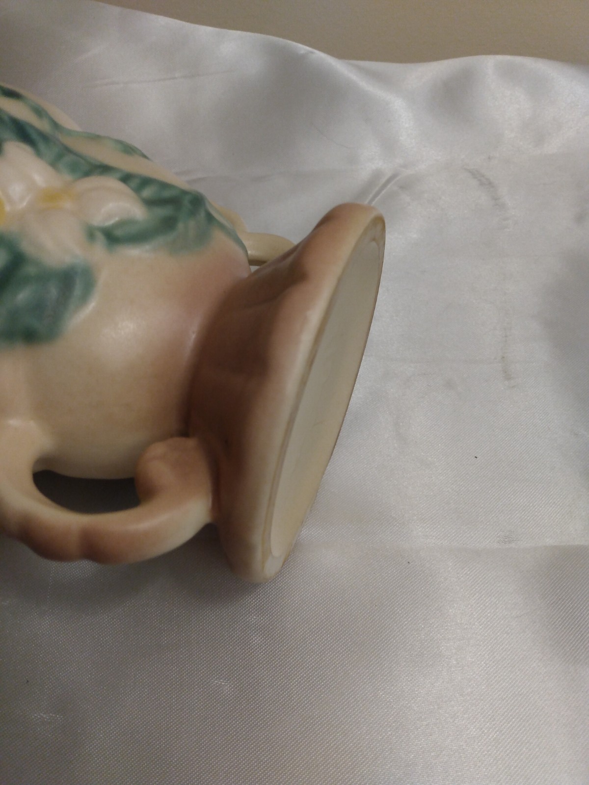 Vintage Hull Art Pottery Vase Wild Flowers W-4 6 1/4″ Floral Design Handles