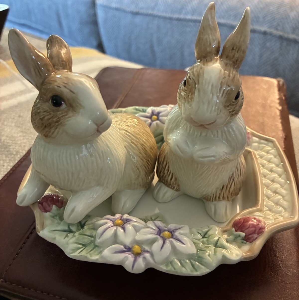 Fitz and Floyd – Botanical Bunny Salt and Pepper Set 2058/300 BlackBerry Basket