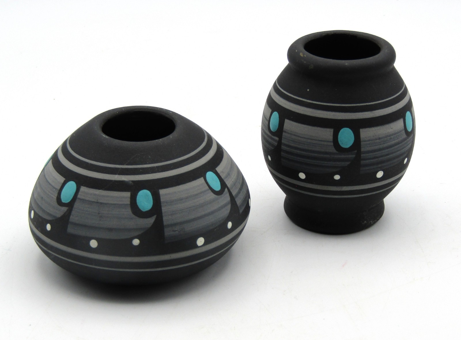 SANDSTONE CREATIONS, U.S.A. HAND-PAINTED NATIVE AMERICAN ARTISANS MINI VASES (2)