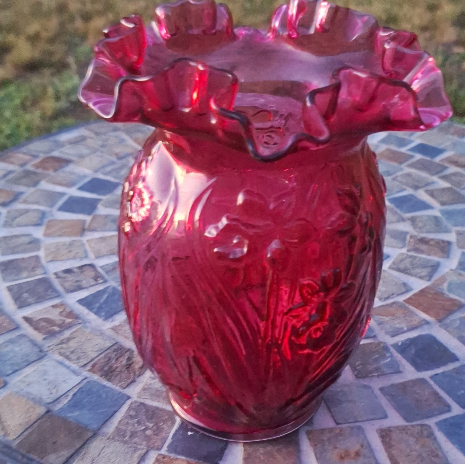 Vintage Fenton Glass Cranbery Ruffled Edge Vase With Daffodil Design 8-1/2 “