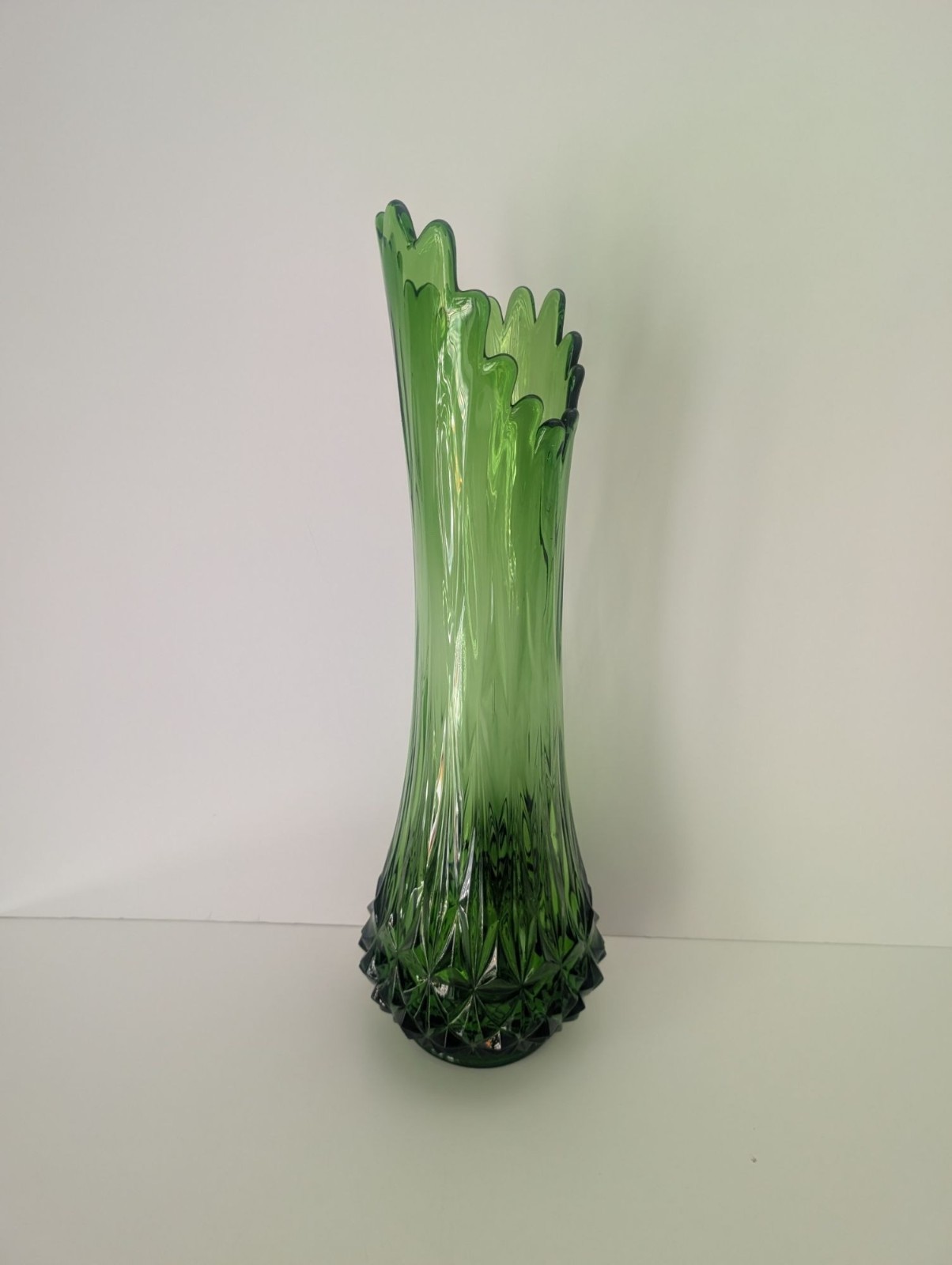 LE Smith Pineapple Diamond Point Big Butt Swung Green Glass Vase 21.5″ Tall
