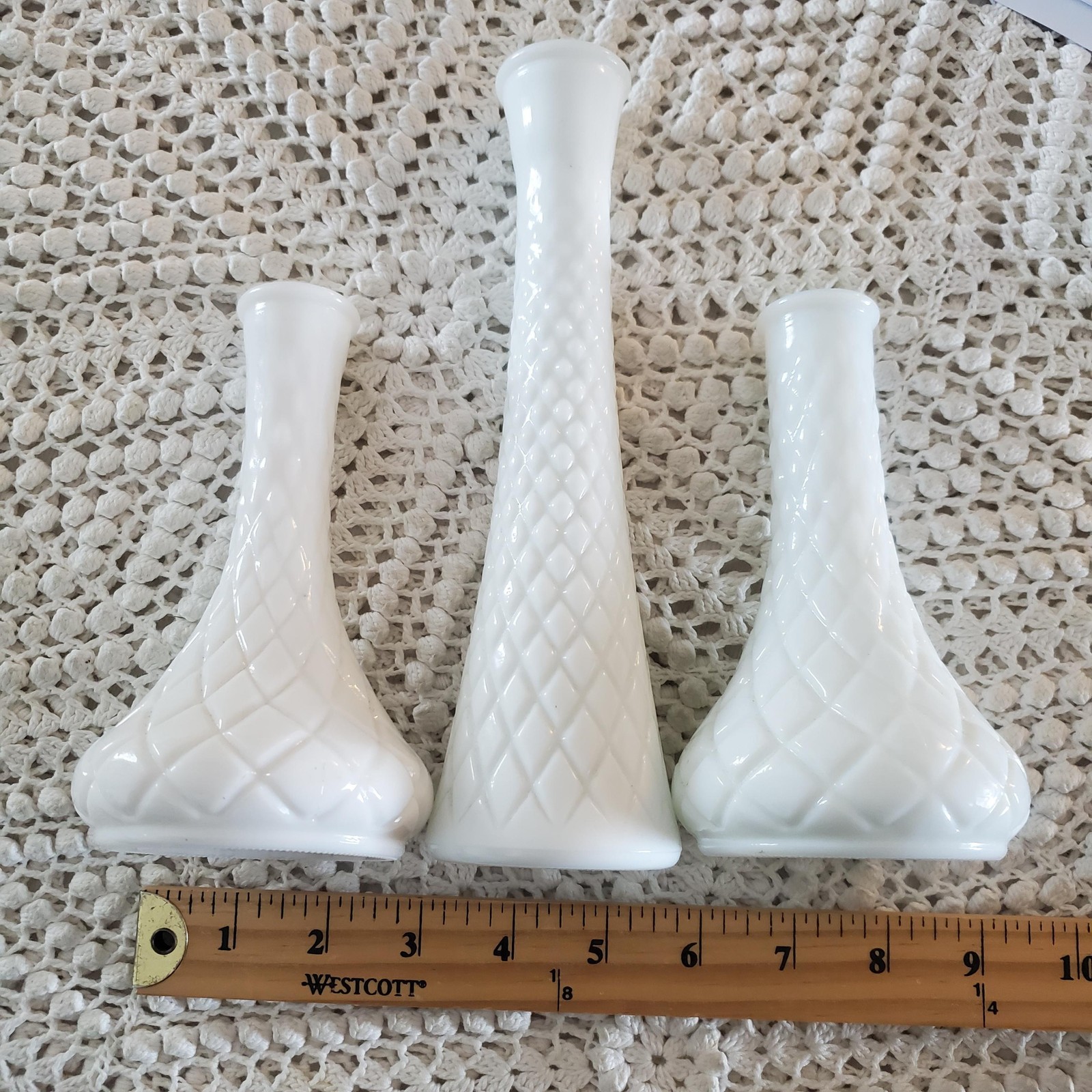 Hoosier White Milk Glass Diamond Quilt Textured Bud Vases Set Of 3 4062 MCM VTG