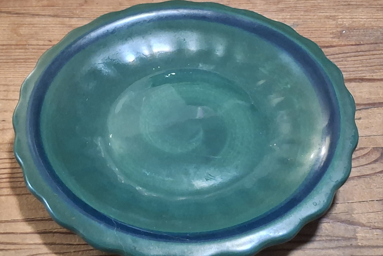 Gail Pittman Hand Painted Art Pottery Planter & Drip Tray Green Leaf Signed 1997