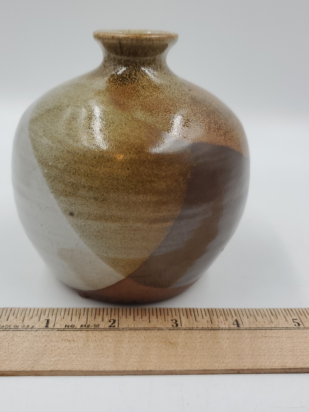 VTG USA Pottery Vase Stoneware Brown Black Tan 4 1/2″ tall by 4 1/8″ wide NICE