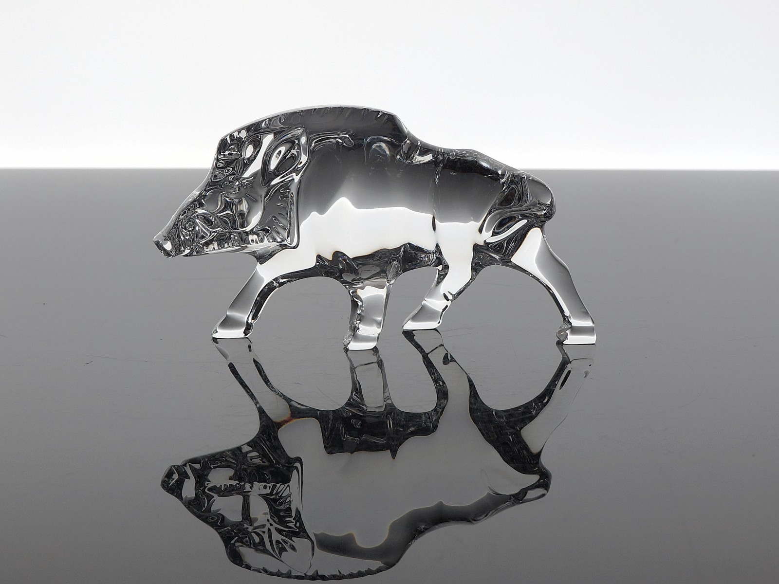 BACCARAT CHINESE ZODIAC BOAR RAZORBACK (2106518) CLEAR CRYSTAL FIGURINE – 2007