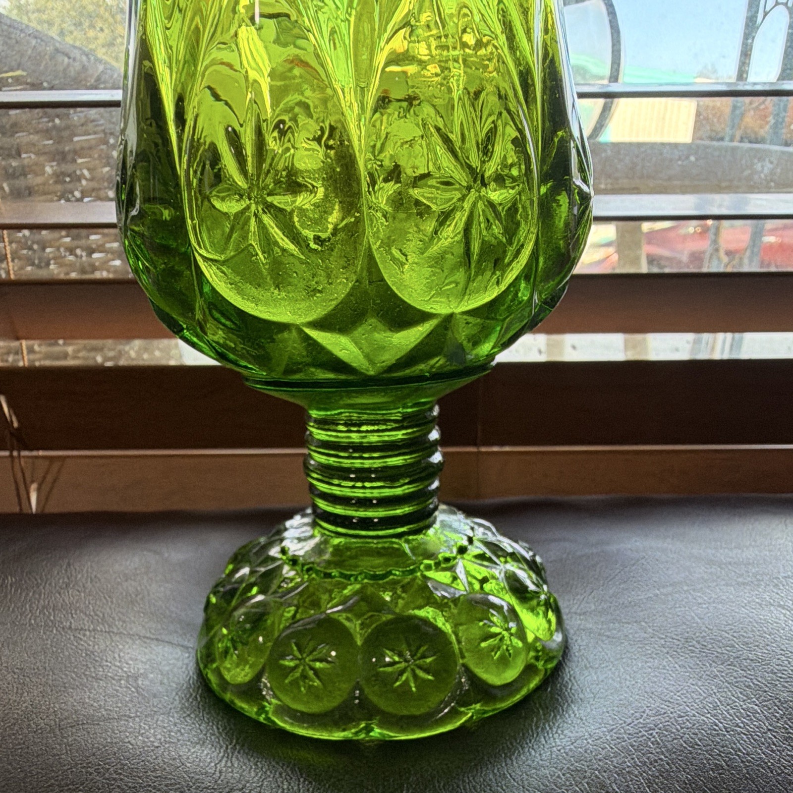 Green Glass Pedestal Vase – Decorative Ruffled Scalloped Rim