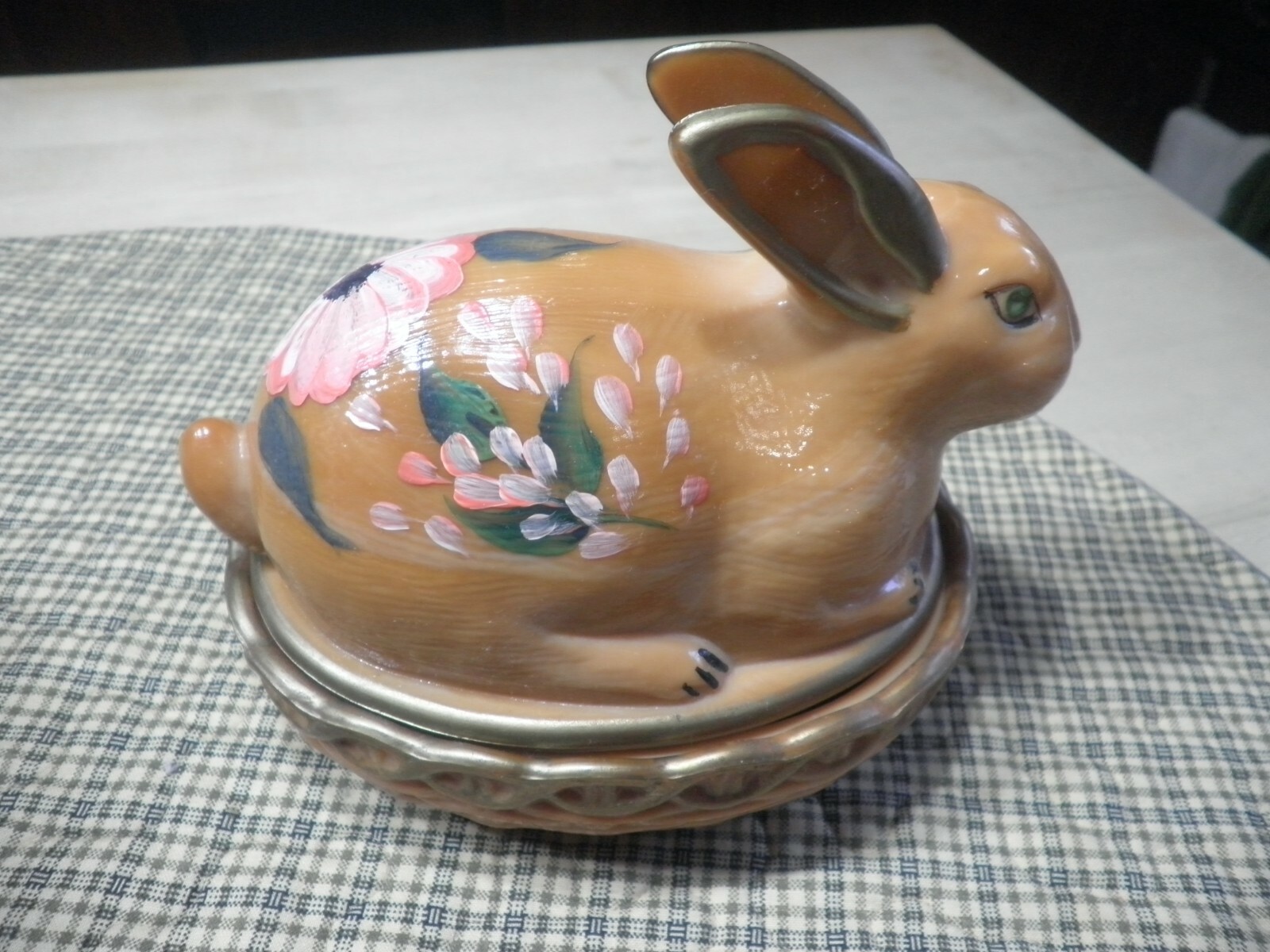 Rare Vint L. E. Smith Slag Glass Hand Painted Rabbit Bunny on Nest 7″