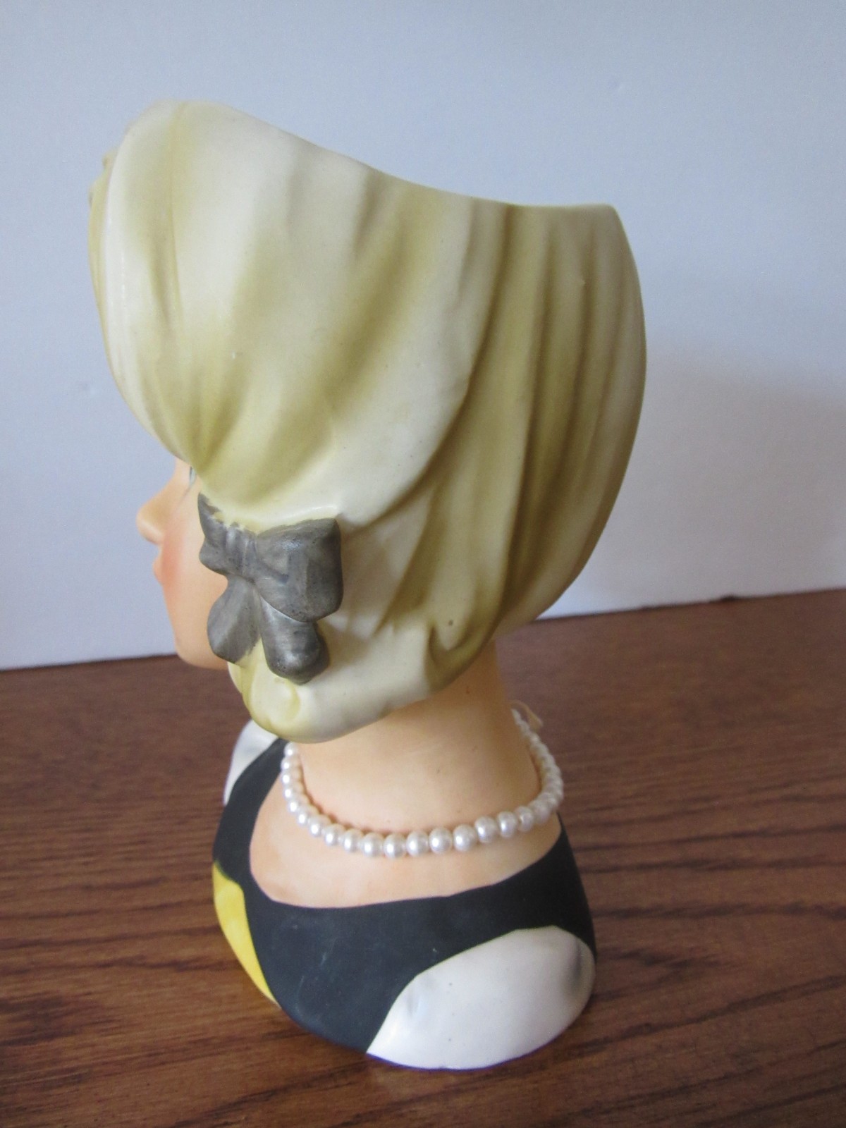 Vintage Lady Teen Head Vase Relpo 2031 Blonde Bows 5 1/2 “