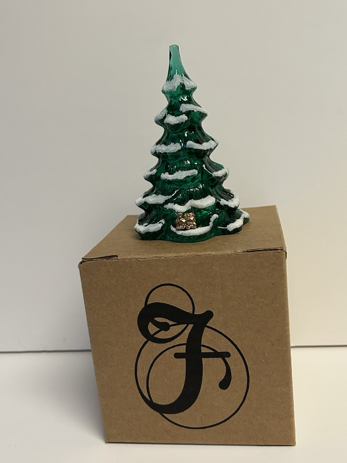 Fenton Emerald Green Snow Flocked Christmas Tree Gold Train Engine 4-1/4″ Tall